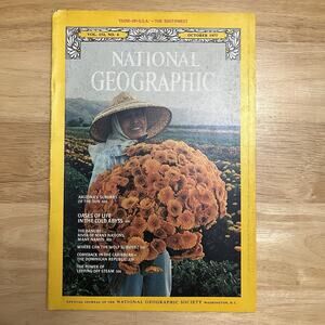 Vintage National Geographic October 1977 Deep Sea Danube Arizona Wolves DR